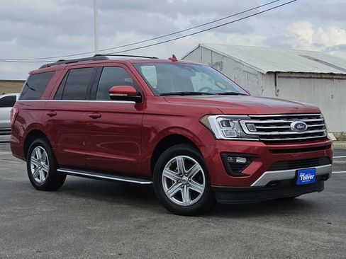 Used 2020 Ford Expedition XLT w/ Equipment Group 202A image 2