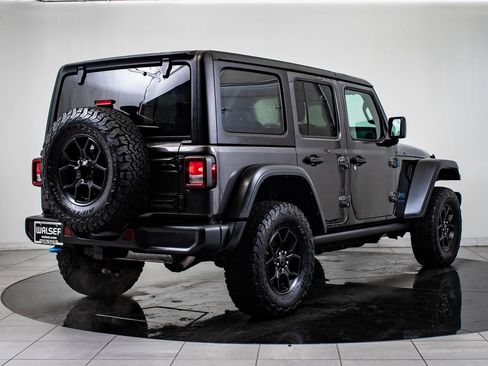 Used 2024 Jeep Wrangler Unlimited image 7