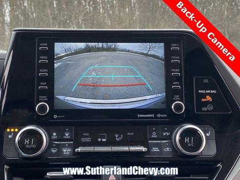 Used 2022 Toyota Highlander XLE image 29