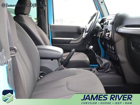 Used 2017 Jeep Wrangler Sport w/ Quick Order Package 23S AWD/4WD image 9