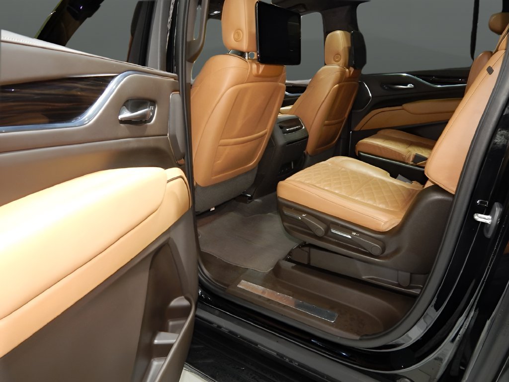 Used 2021 Cadillac Escalade ESV Sport AWD/4WD image 30