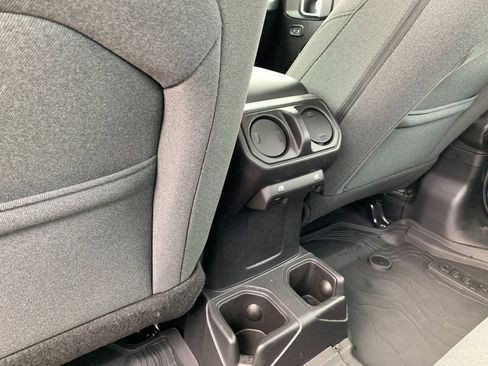 Used 2025 Jeep Gladiator Sport image 15