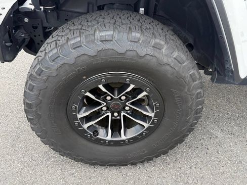 Certified 2025 Jeep Wrangler Unlimited Rubicon AWD/4WD image 16
