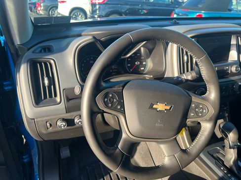 Used 2022 Chevrolet Colorado Z71 image 11