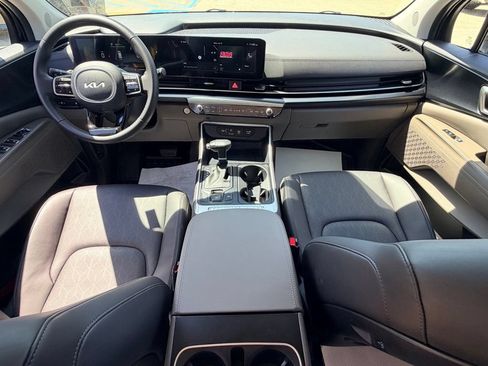 Used 2026 Kia Carnival FWD image 23