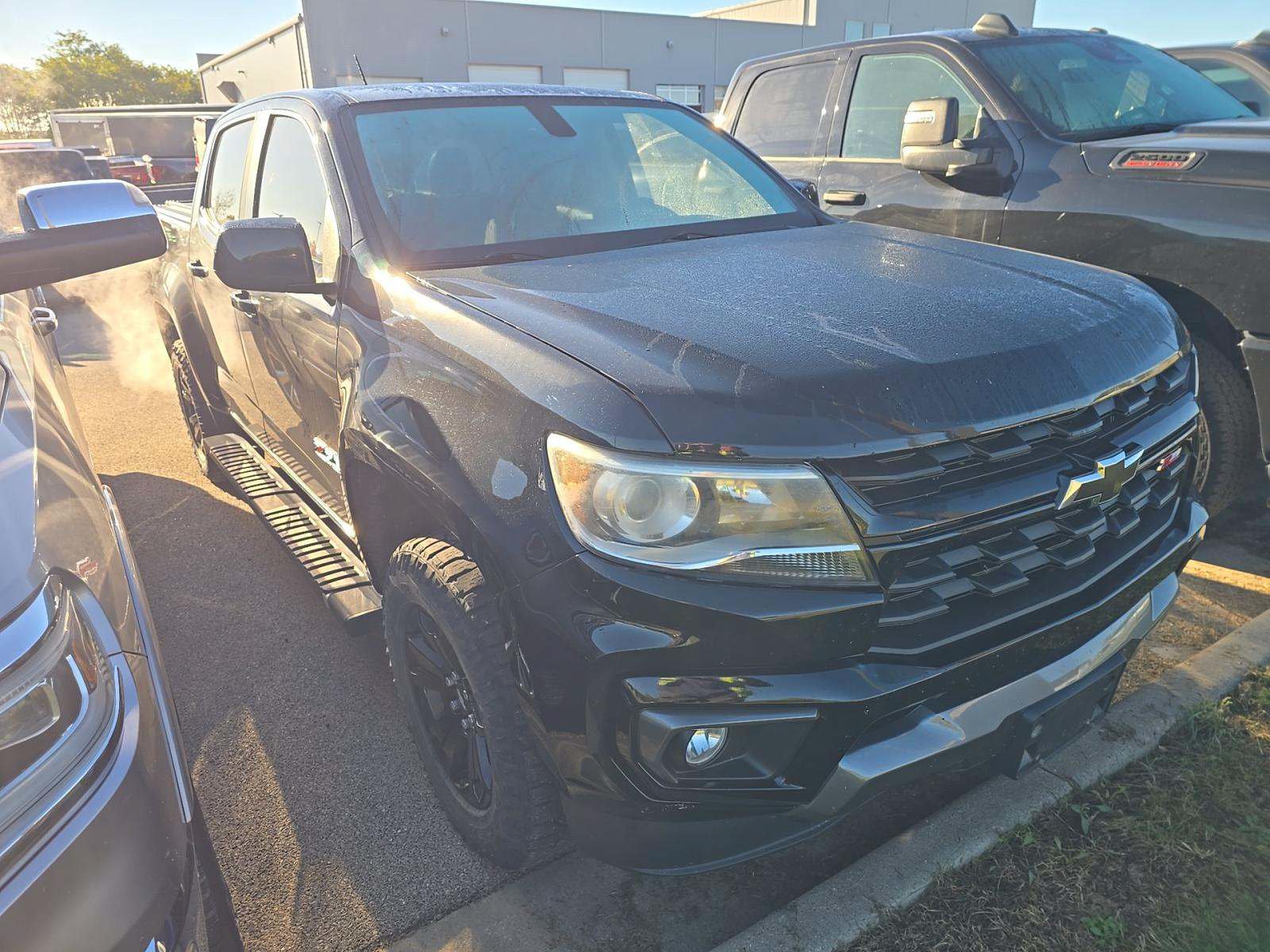 Used 2021 Chevrolet Colorado Z71 w/ Z71 Midnight Edition AWD/4WD image 5