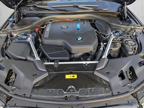 Used 2023 BMW 530e 530e w/ M Sport Package image 23