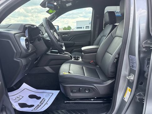 Used 2024 Chevrolet Colorado LT w/ LT Convenience Package III RWD image 22
