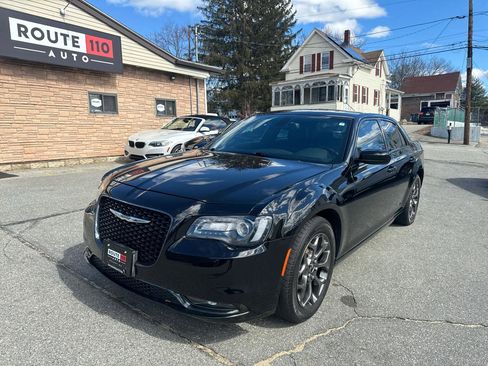Used 2016 Chrysler 300 S image 2