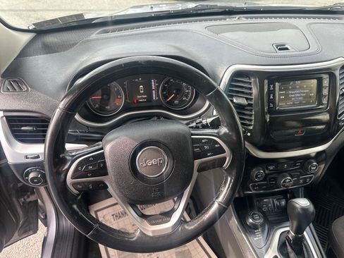 Used 2014 Jeep Cherokee Latitude w/ Comfort/Convenience Group AWD/4WD image 24