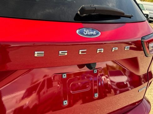 Used 2023 Ford Escape ST-Line w/ Tech Pack #1 AWD/4WD image 15