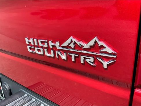 Used 2021 Chevrolet Silverado 1500 High Country w/ Technology Package image 10