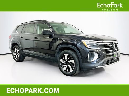 Used 2025 Volkswagen Atlas SE image 1