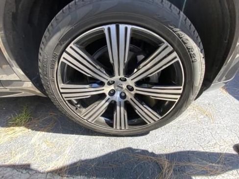 Used 2024 Volvo XC90 B6 Plus w/ Protection Package Premier AWD/4WD image 7