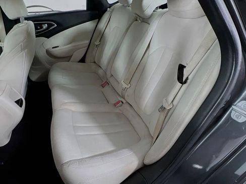 Used 2015 Chrysler 200 Limited w/ Convenience Group image 21