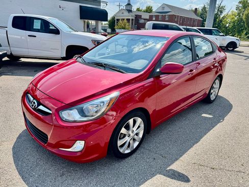 Used 2013 Hyundai Accent GLS w/ Premium Pkg image 3