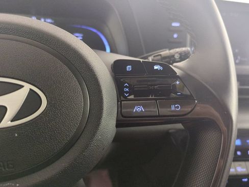 Used 2025 Hyundai Elantra Sport FWD image 30