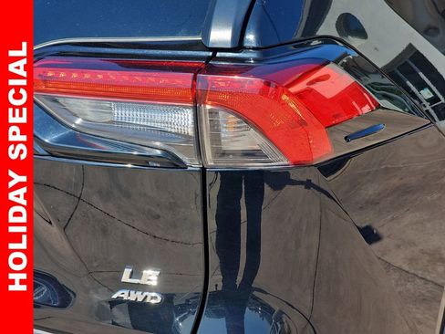Used 2024 Toyota RAV4 LE image 40