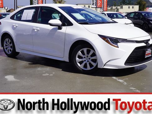 Certified 2025 Toyota Corolla LE image 1