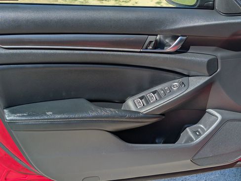 Used 2018 Honda Accord Sport image 14