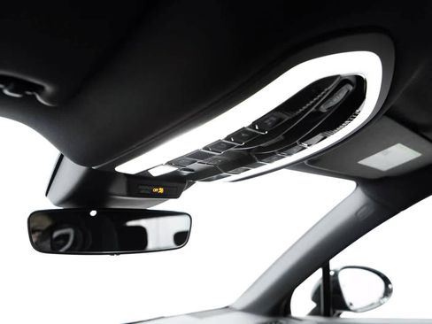 Certified 2026 Porsche Macan AWD/4WD image 30