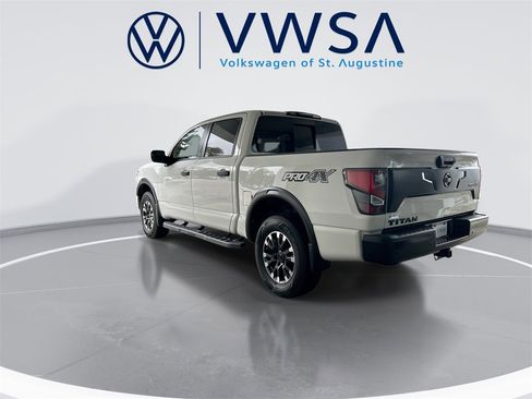 Used 2020 Nissan Titan PRO-4X w/ Pro-4x Convenience Package image 5