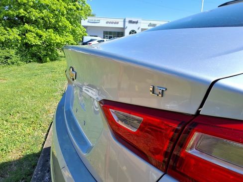 Used 2018 Chevrolet Malibu LT FWD image 7