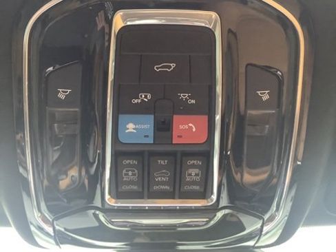 Certified 2023 Jeep Grand Cherokee Summit image 32