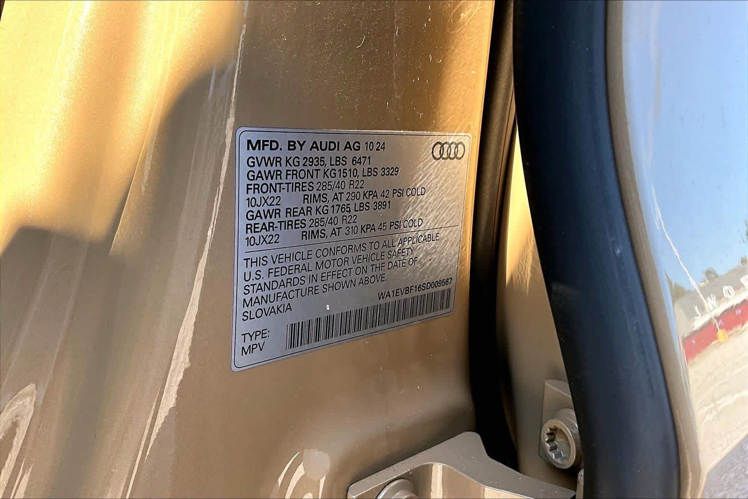 Used 2025 Audi Q8 Premium Plus AWD/4WD image 32