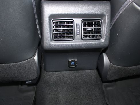 Used 2020 Toyota Camry XSE image 18