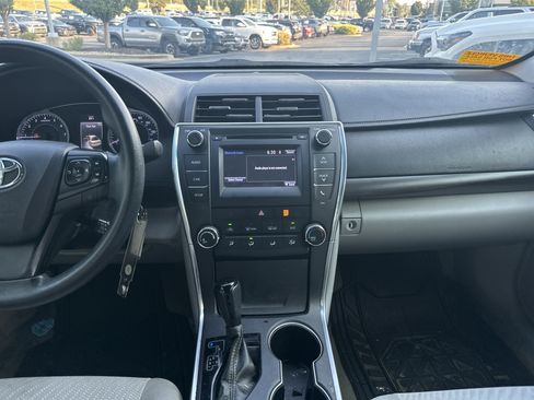 Used 2017 Toyota Camry LE FWD image 23