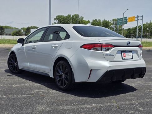 Certified 2025 Toyota Corolla SE FWD image 13
