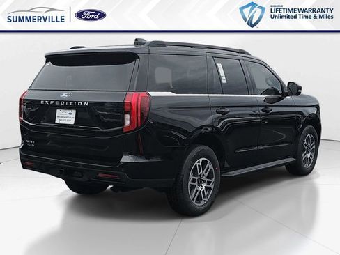 New 2026 Ford Expedition Active image 3