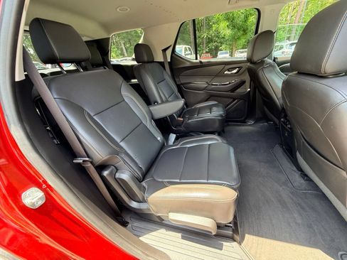 Used 2020 Chevrolet Traverse LT FWD image 28
