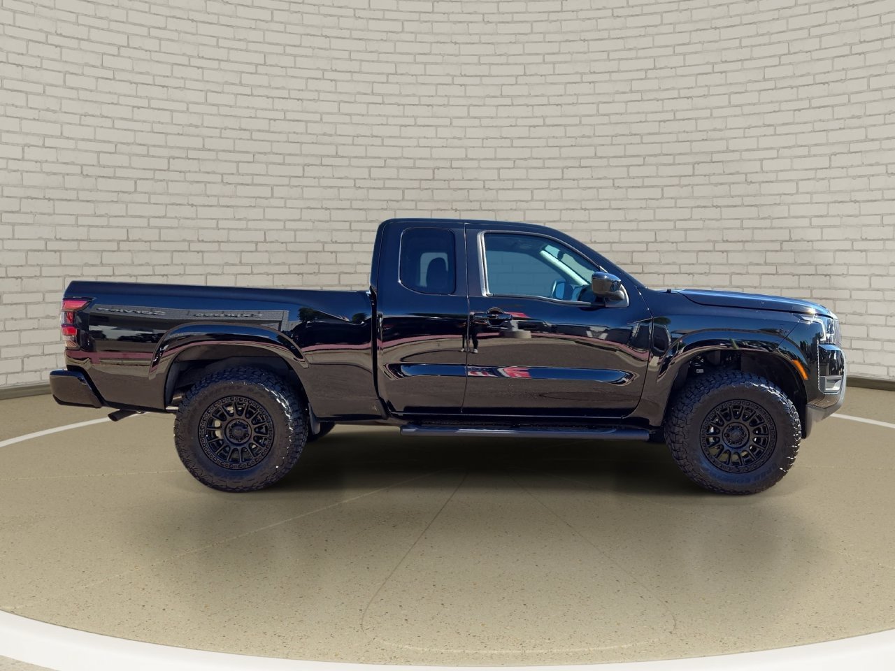 Certified 2025 Nissan Frontier SV RWD image 4