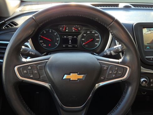 Used 2018 Chevrolet Equinox LT image 28