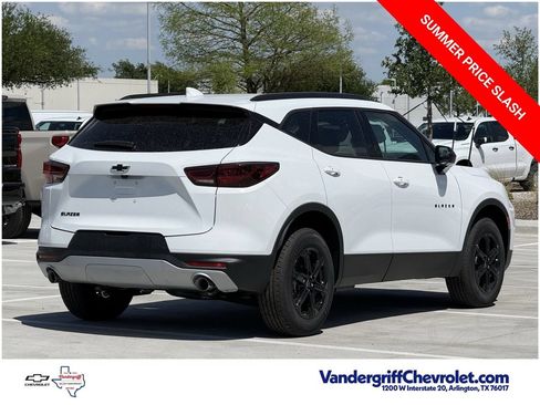 New 2026 Chevrolet Blazer LT w/ Convenience Package FWD image 4