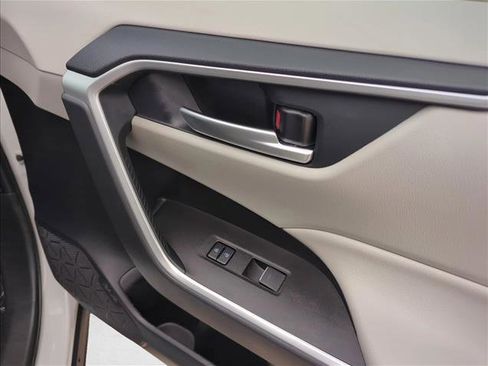 Certified 2025 Toyota RAV4 XLE w/ Convenience Package FWD image 26
