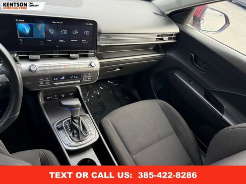 Used 2025 Hyundai Kona SEL image 25