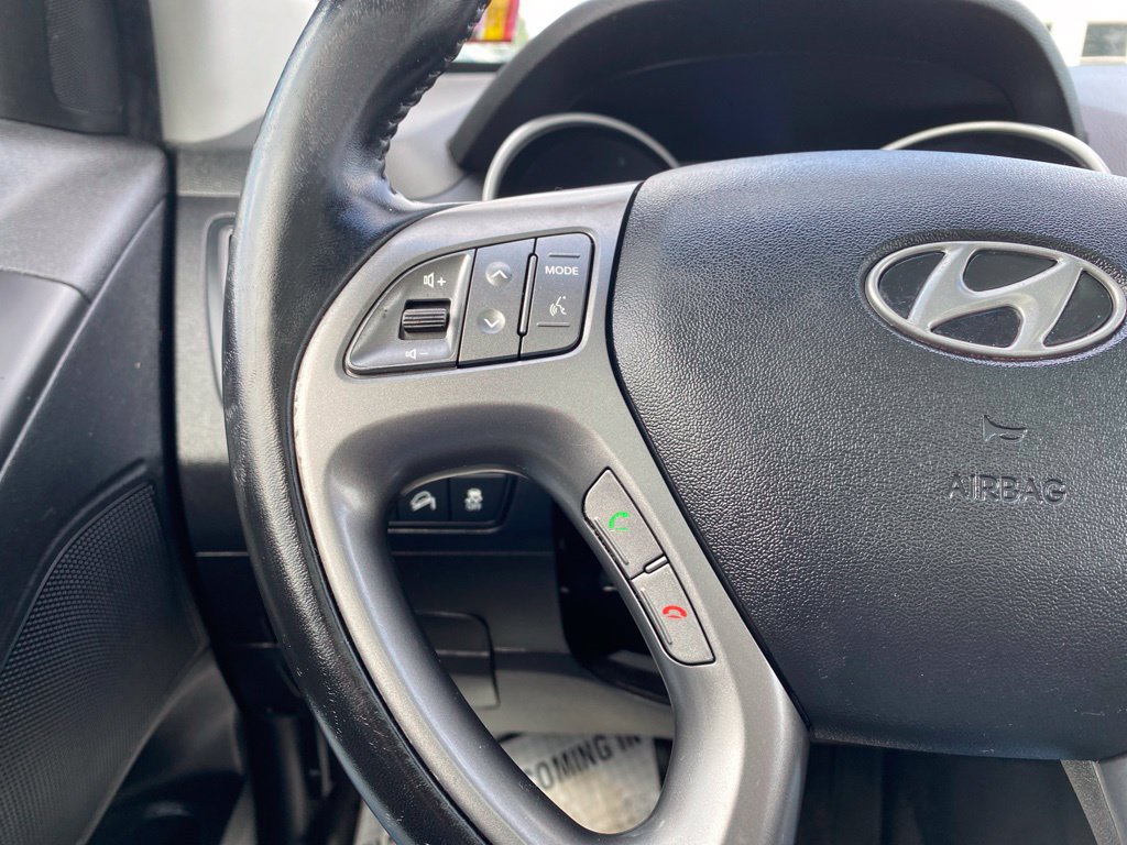 Used 2015 Hyundai Tucson Limited w/ Option Group 03 AWD/4WD image 16