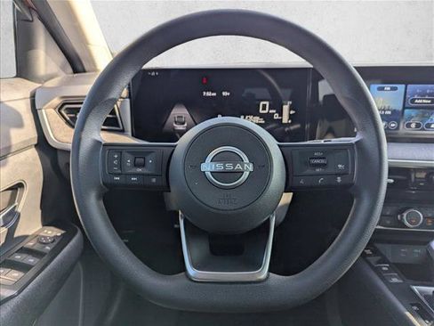 Used 2025 Nissan Kicks SV w/ SV Premium Package FWD image 15