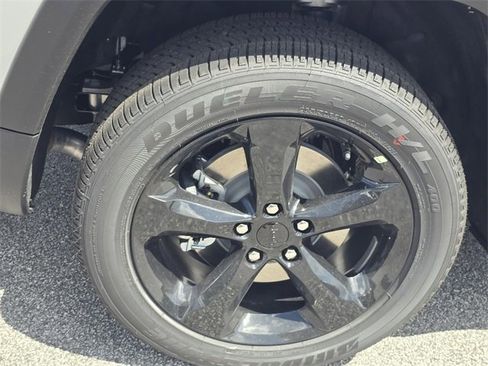 New 2025 Jeep Grand Cherokee L Altitude image 10