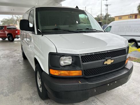 Used 2017 Chevrolet Express 3500 image 4
