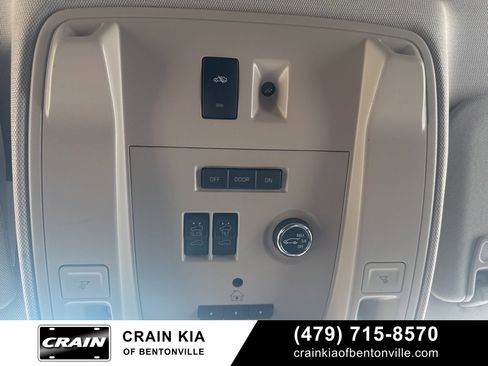 Used 2015 Chevrolet Suburban LTZ image 26