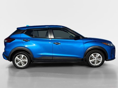 Used 2021 Nissan Kicks S image 7