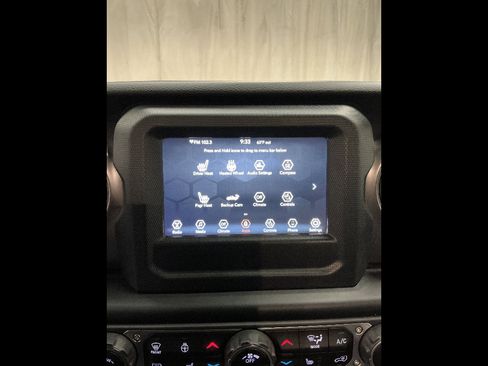 Used 2023 Jeep Gladiator Sport AWD/4WD image 19