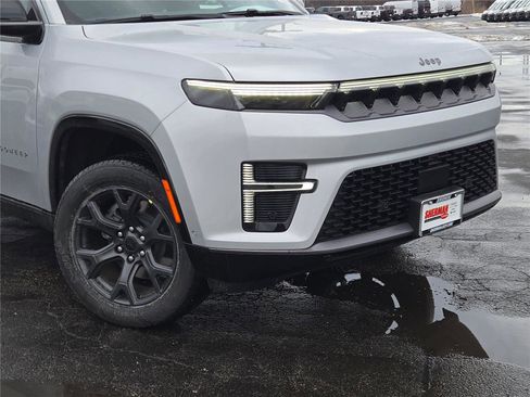 New 2026 Jeep Grand Wagoneer Limited image 2