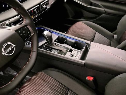New 2026 Nissan Sentra SR FWD image 9