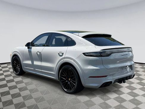 Used 2021 Porsche Cayenne GTS AWD/4WD image 4