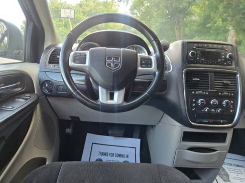Used 2013 Dodge Grand Caravan SE FWD image 32